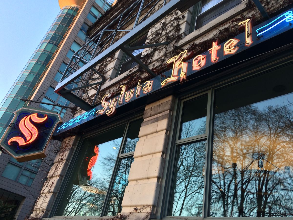 A Vancouver Landmark - The Sylvia Hotel