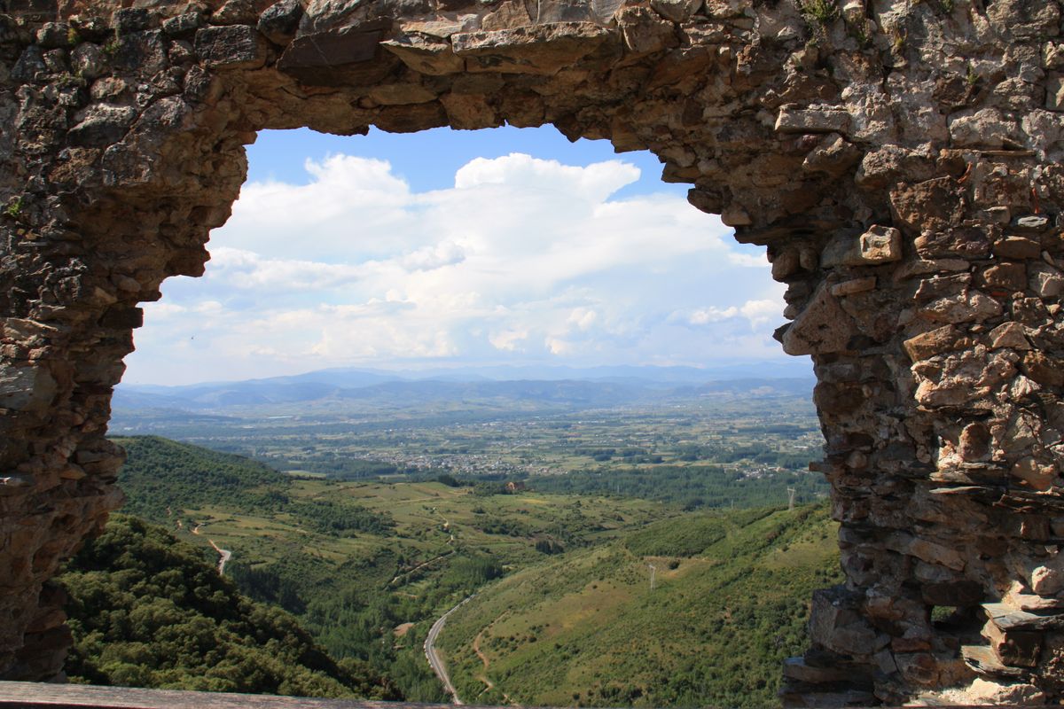 Discover the Amazing Castillo de Cornatel in Spain