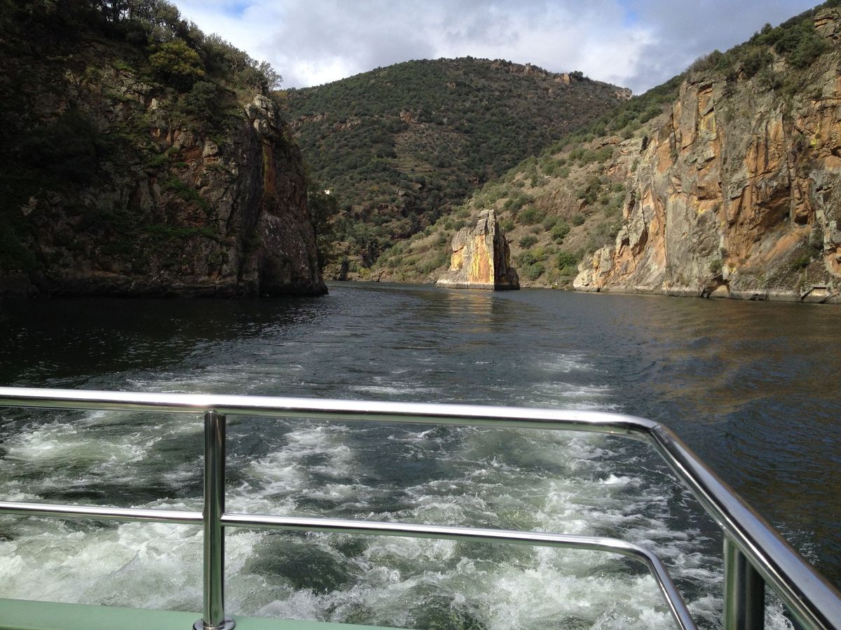 An Epic Day Cruising the Duero River in Spain